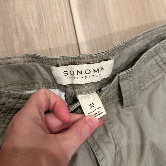 EUC Sonoma Brand Men’s Size 32 Waist Solid Color Tan Khaki Cargo Shorts - Picture 5 of 6